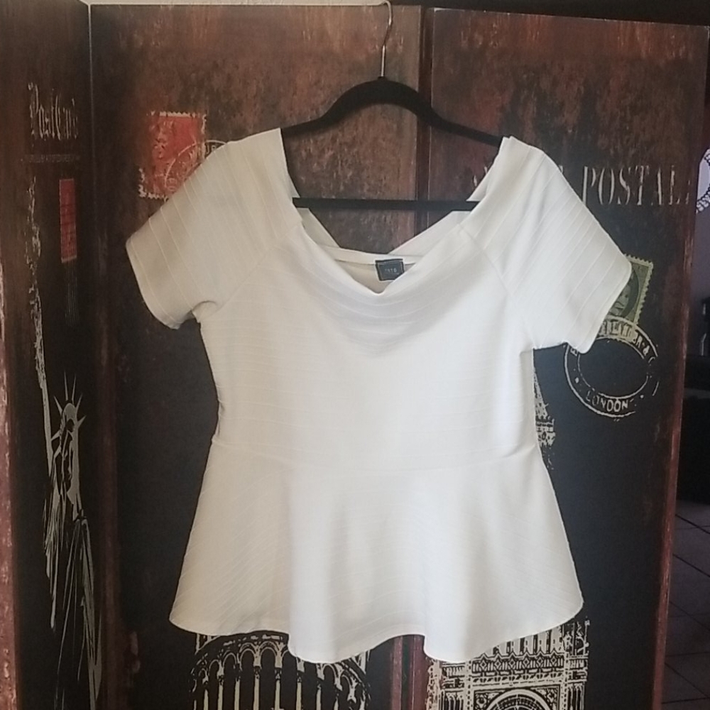 Off the shoulder peplum blouse 2x/Ivory